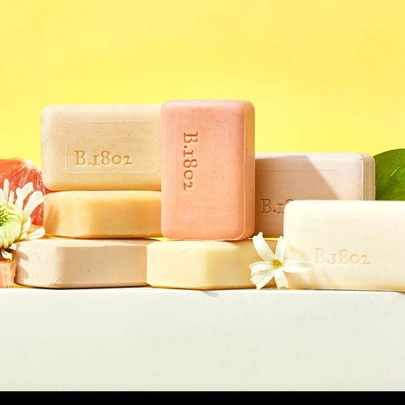 🐐🌼Beekman 1802 Vanilla 9ounce size Goat Milk Soap set of Two! - Picture 4 of 6